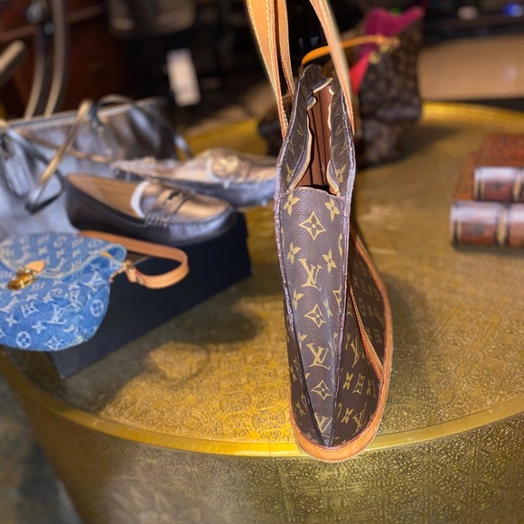 Authentic Louis Vuitton Bag - Picture 5 of 9